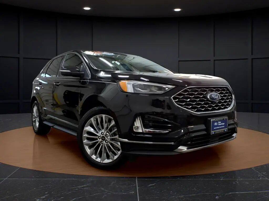 2022 Ford Edge Titanium — photo 1 of 13