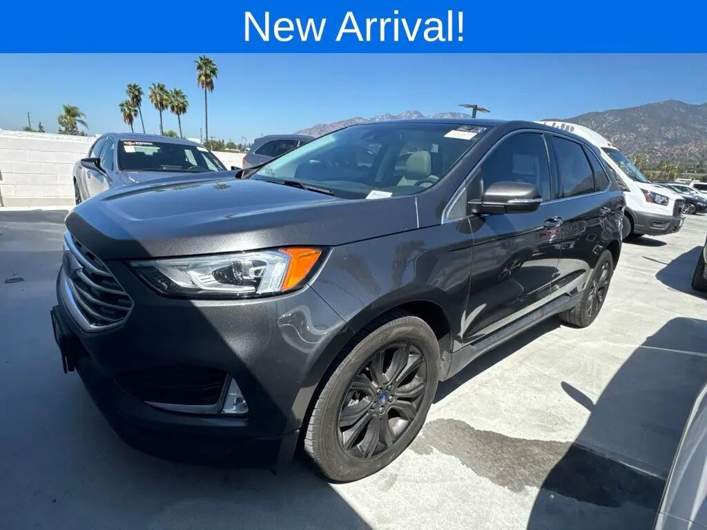 2019 Ford Edge Titanium — photo 1 of 12