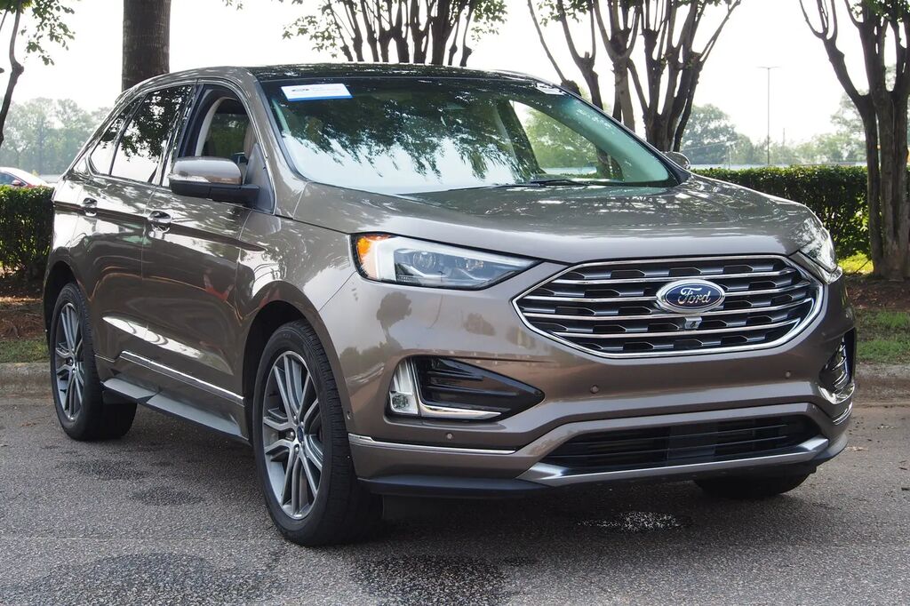 2019 Ford Edge Titanium — photo 1 of 13