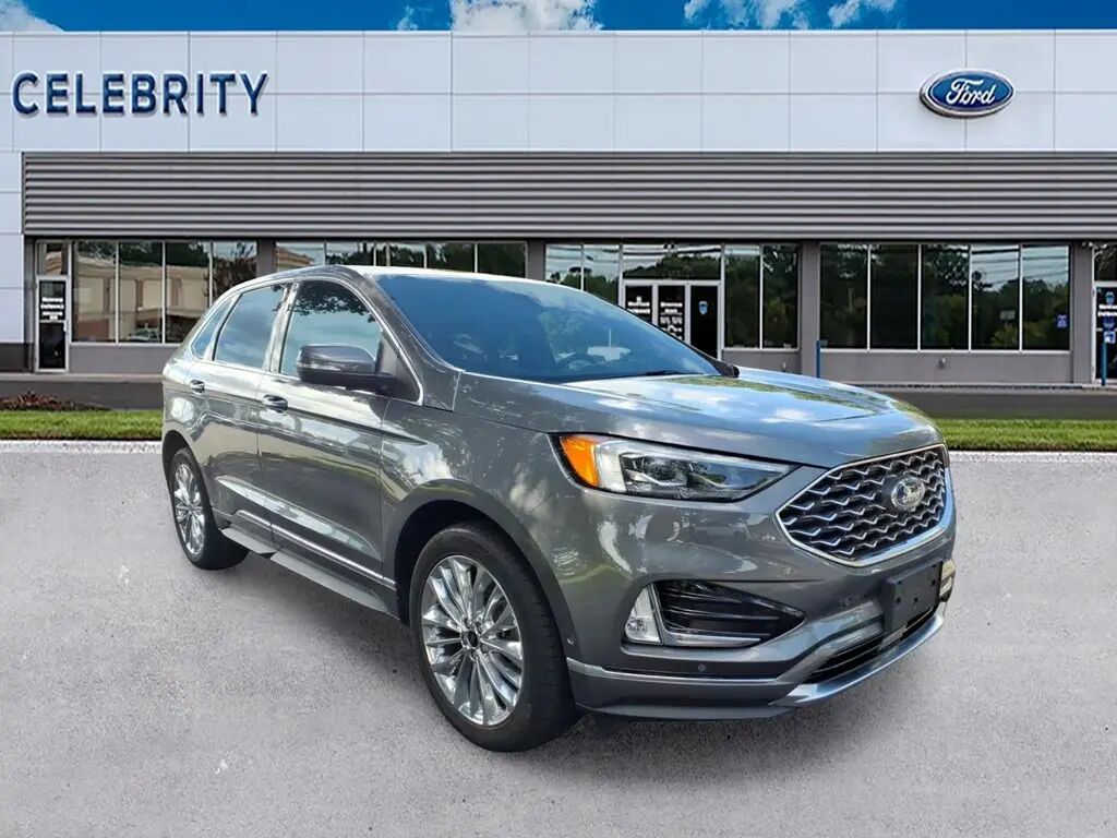 2022 Ford Edge Titanium — photo 1 of 13