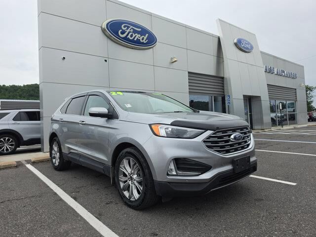 2024 Ford Edge Titanium — photo 1 of 13