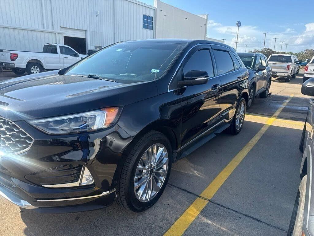 2024 Ford Edge Titanium — photo 1 of 1