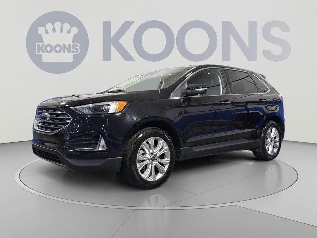 2022 Ford Edge Titanium — photo 1 of 1