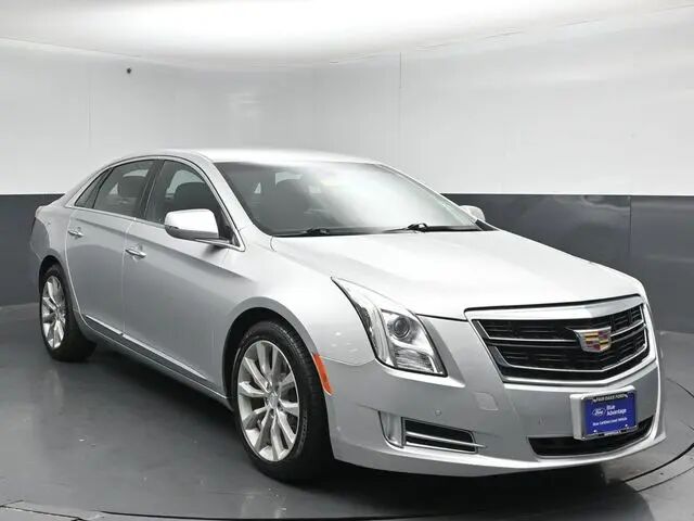 2017 Cadillac XTS Luxury — photo 1 of 13