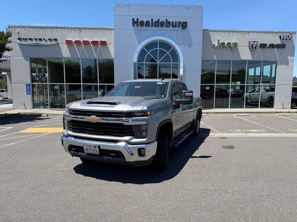 2025 Chevrolet Silverado 2500HD LT — photo 1 of 13