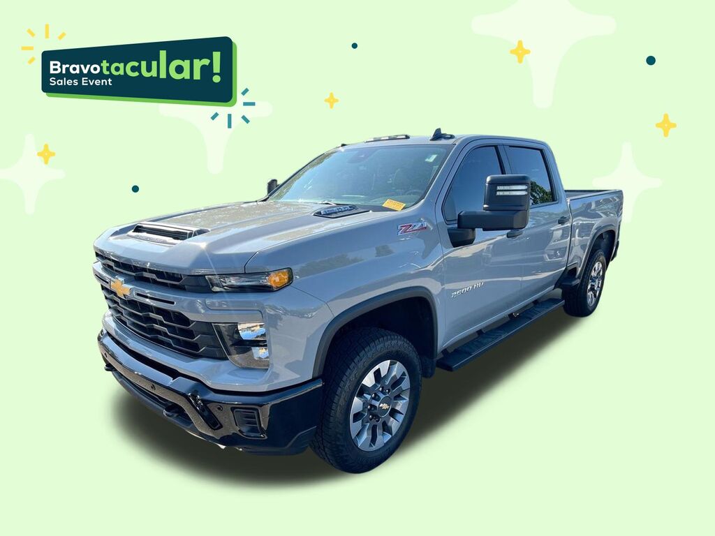 2025 Chevrolet Silverado 2500HD Custom — photo 1 of 7