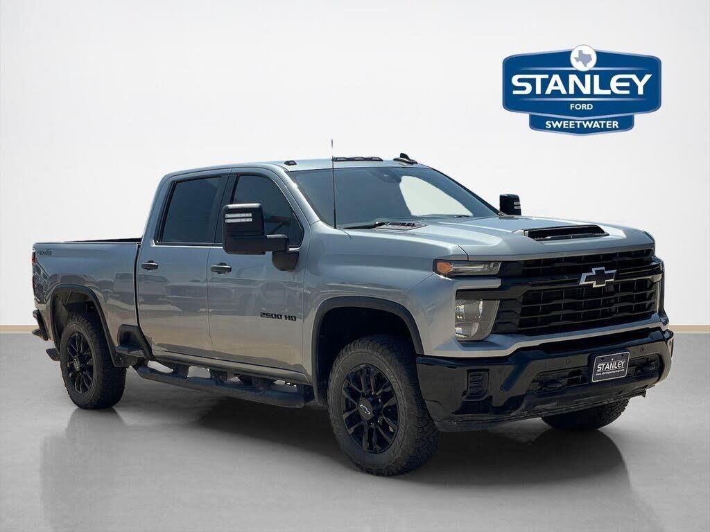 2025 Chevrolet Silverado 2500HD Custom — photo 1 of 1