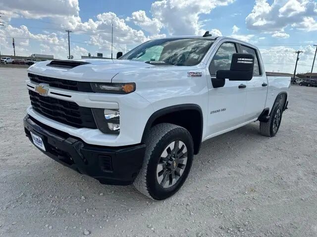 2025 Chevrolet Silverado 2500HD Custom — photo 1 of 13