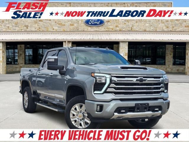 2025 Chevrolet Silverado 2500HD High Country — photo 1 of 13