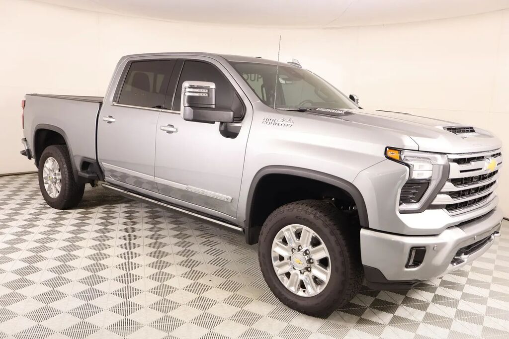 2025 Chevrolet Silverado 2500HD High Country — photo 1 of 13