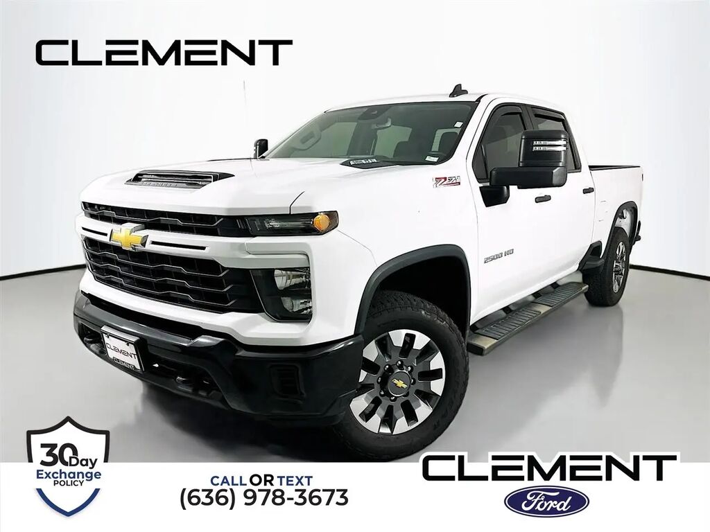 2024 Chevrolet Silverado 2500HD Custom — photo 1 of 9