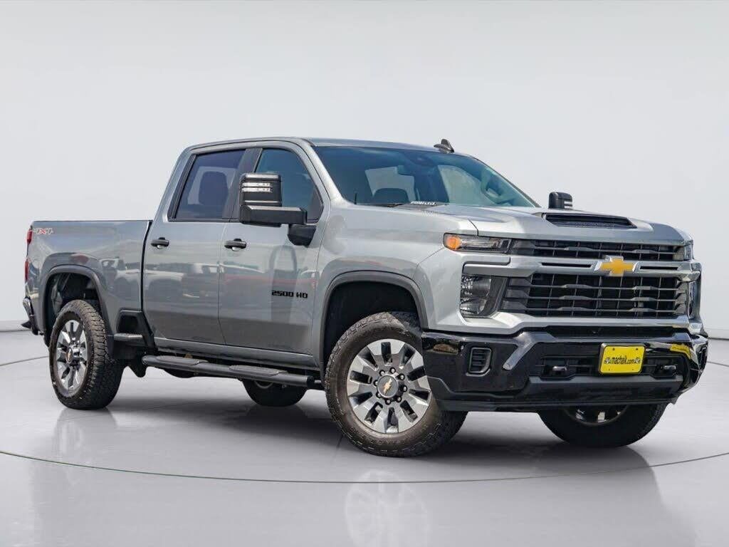 2024 Chevrolet Silverado 2500HD Custom — photo 1 of 2