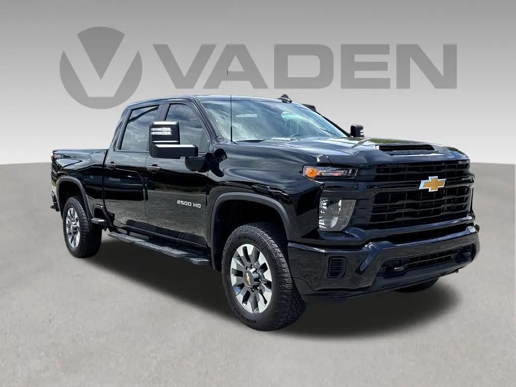 2024 Chevrolet Silverado 2500HD Custom — photo 1 of 26