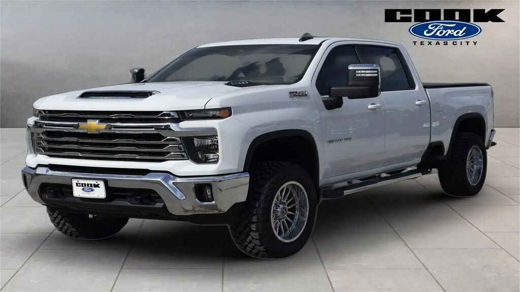 2024 Chevrolet Silverado 2500HD LT — photo 1 of 13