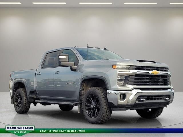 2024 Chevrolet Silverado 2500HD LT — photo 1 of 4