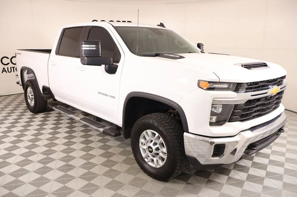 2024 Chevrolet Silverado 2500HD LT — photo 1 of 13