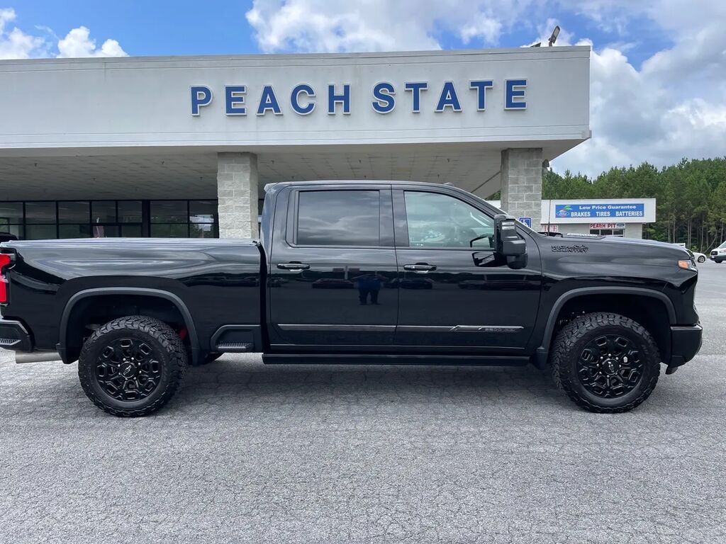 2024 Chevrolet Silverado 2500HD High Country — photo 1 of 13
