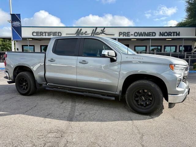 2024 Chevrolet Silverado 1500 LT — photo 1 of 13