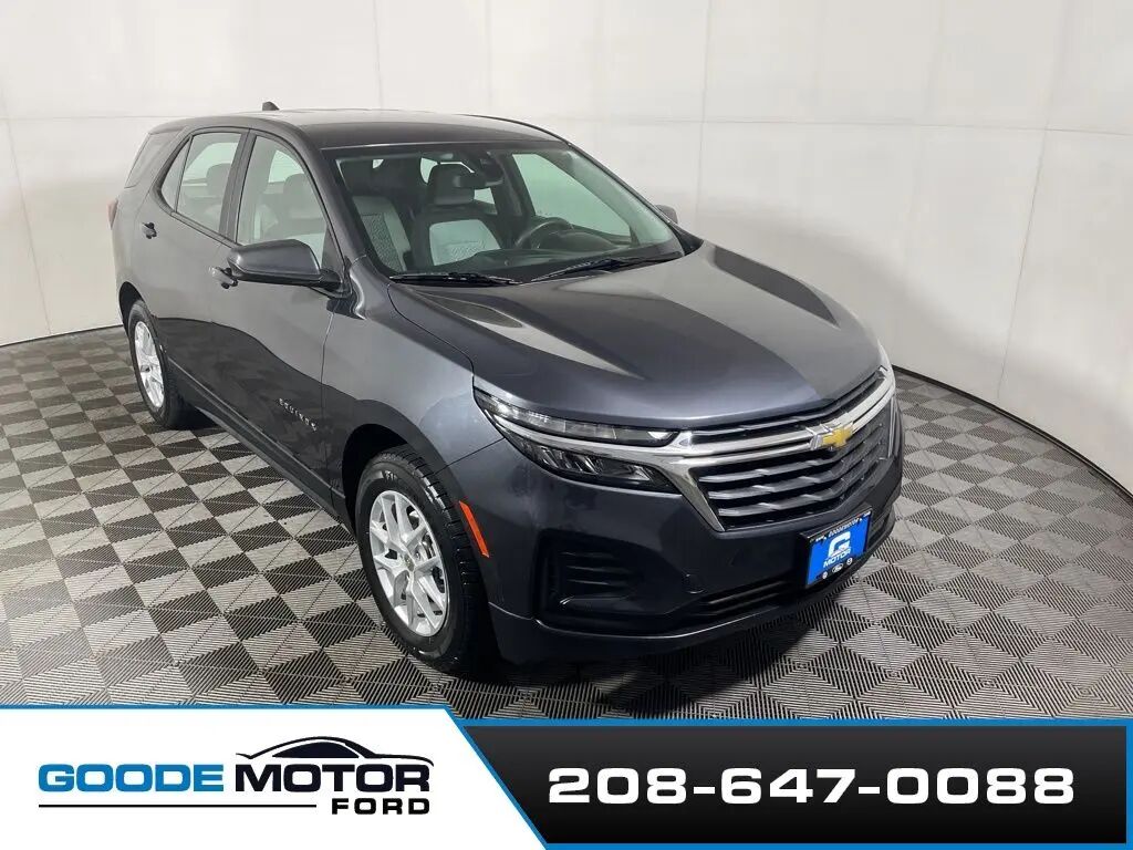 2022 Chevrolet Equinox LS — photo 1 of 13
