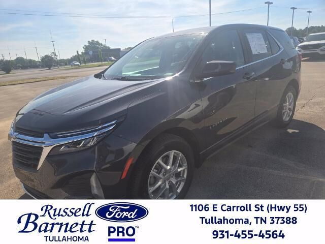 2022 Chevrolet Equinox LT — photo 1 of 12