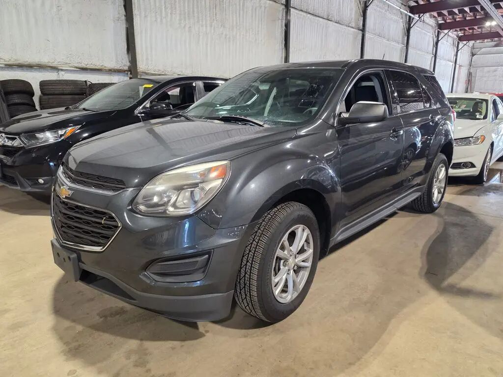 2017 Chevrolet Equinox LS — photo 1 of 10