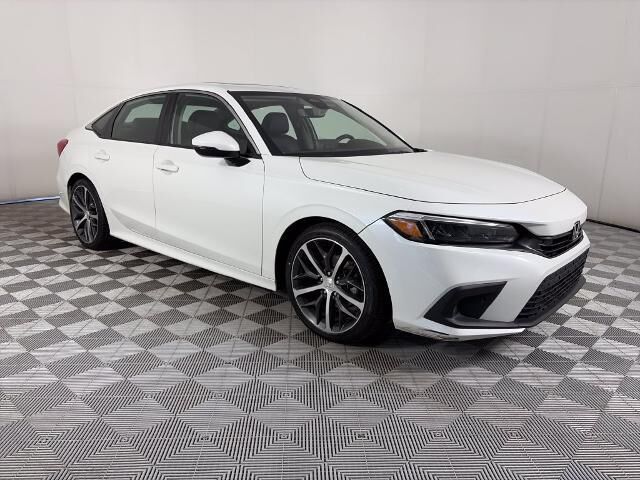 2024 Honda Civic Touring — photo 1 of 13