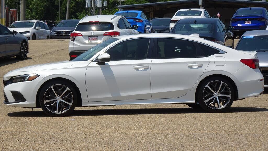 2022 Honda Civic Touring — photo 1 of 1