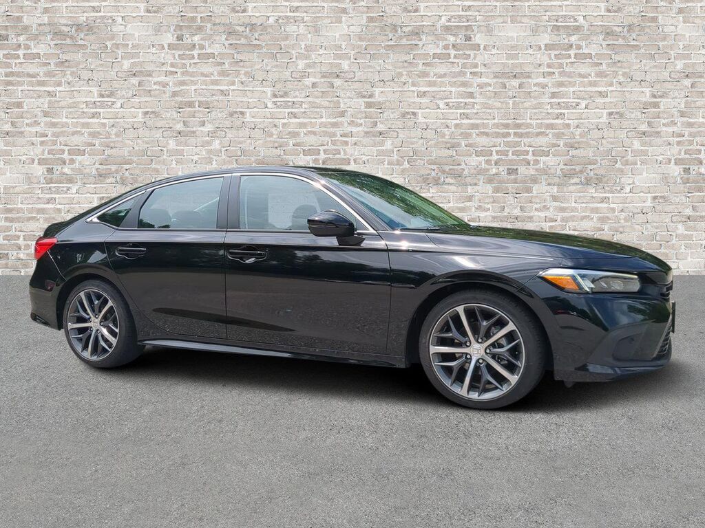 2023 Honda Civic Touring — photo 1 of 13