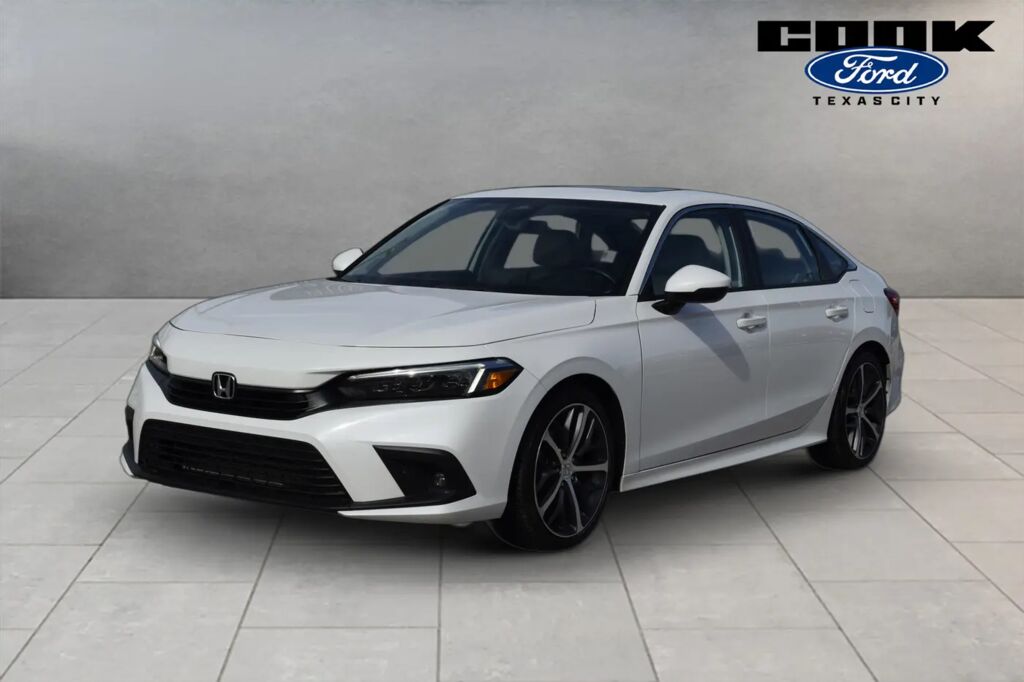 2022 Honda Civic Touring — photo 1 of 13