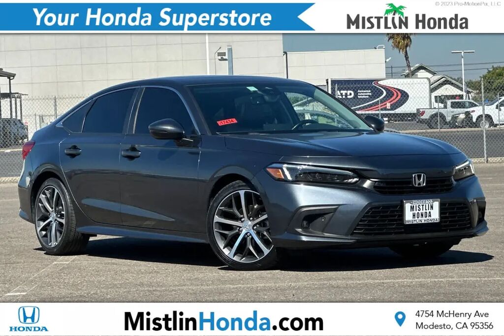 2024 Honda Civic Touring — photo 1 of 13