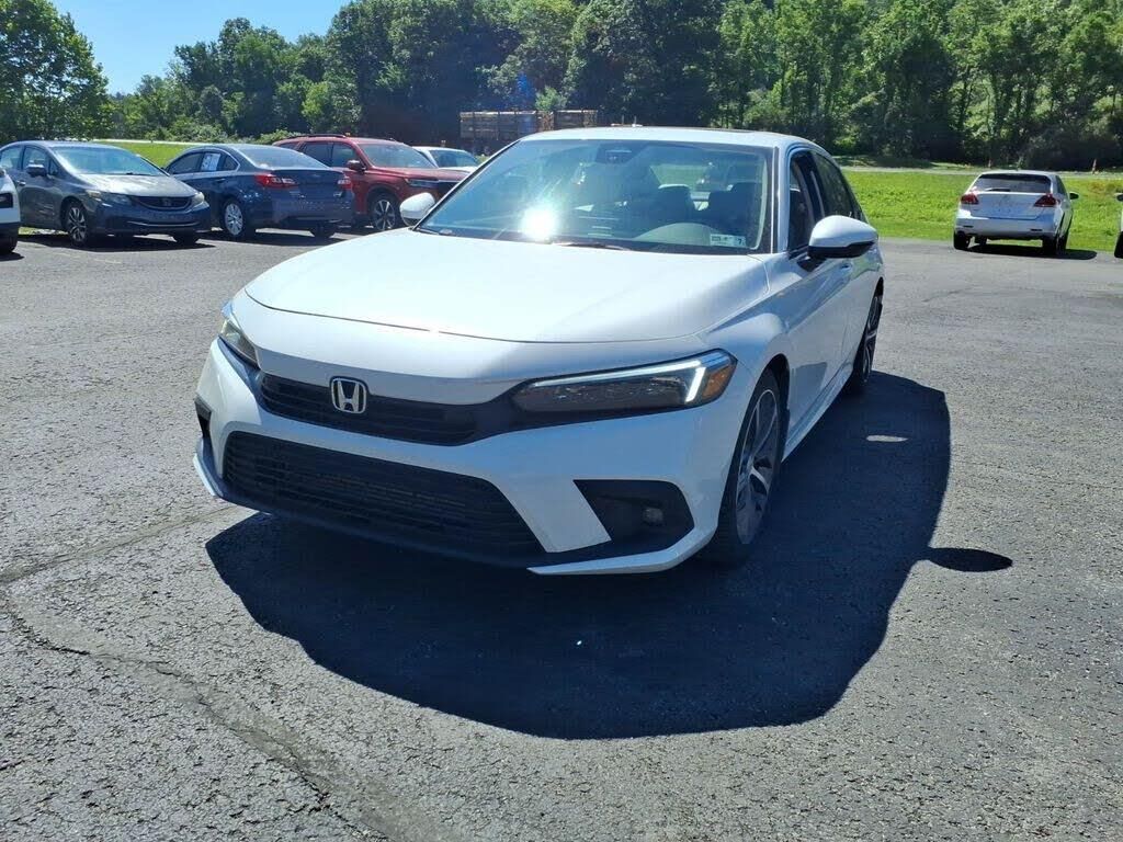 2024 Honda Civic Touring — photo 1 of 1