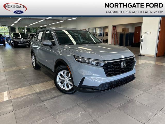 2023 Honda CR-V LX — photo 1 of 13