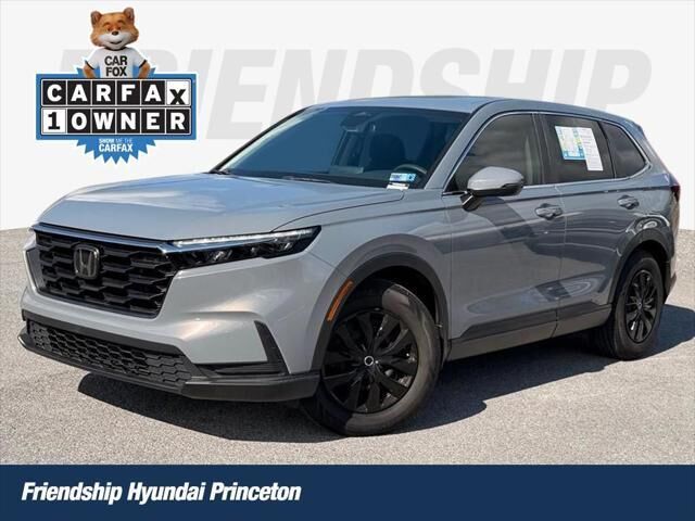 2024 Honda CR-V LX — photo 1 of 10