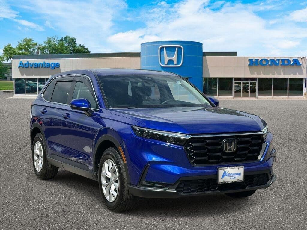 2025 Honda CR-V LX — photo 1 of 1