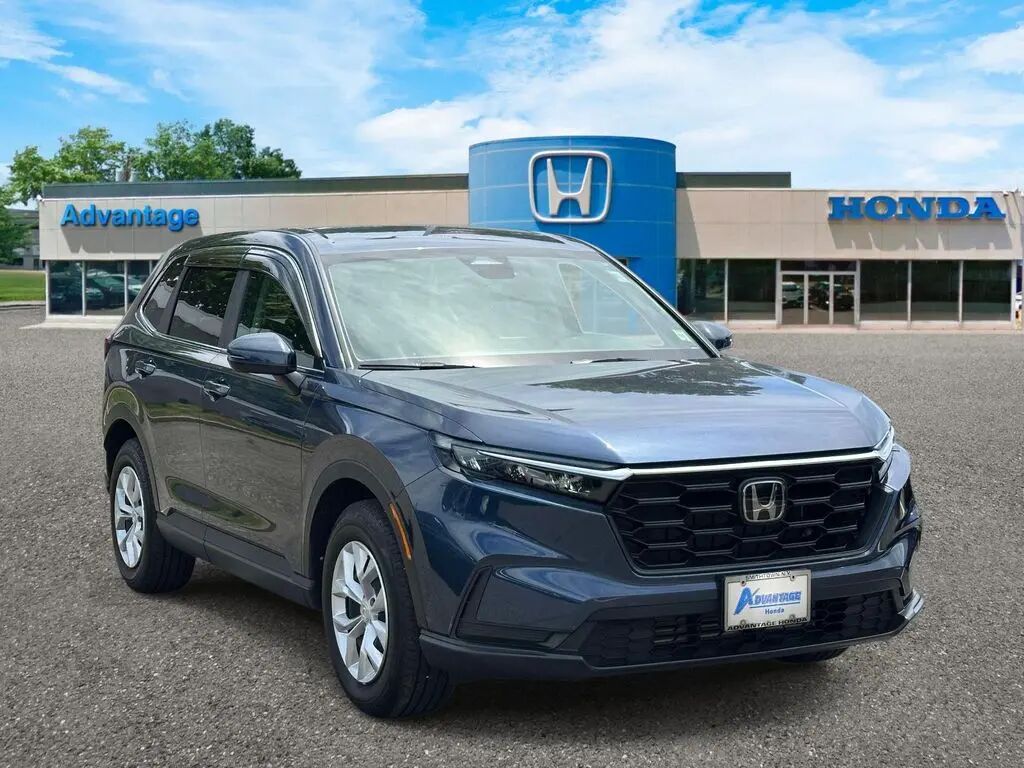 2025 Honda CR-V LX — photo 1 of 13