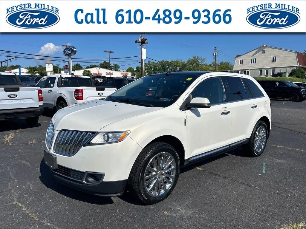 2013 Lincoln MKX Base — photo 1 of 1
