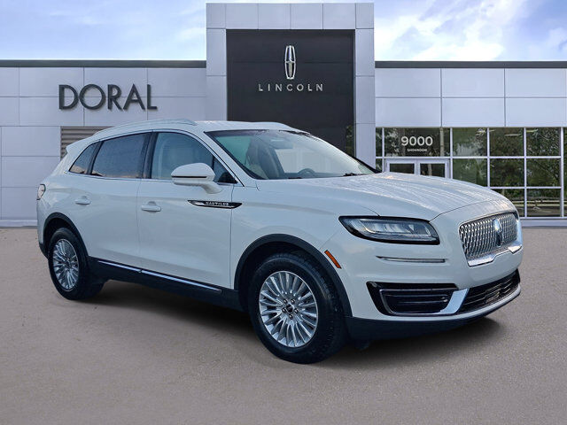 2020 Lincoln Nautilus Standard — photo 1 of 2