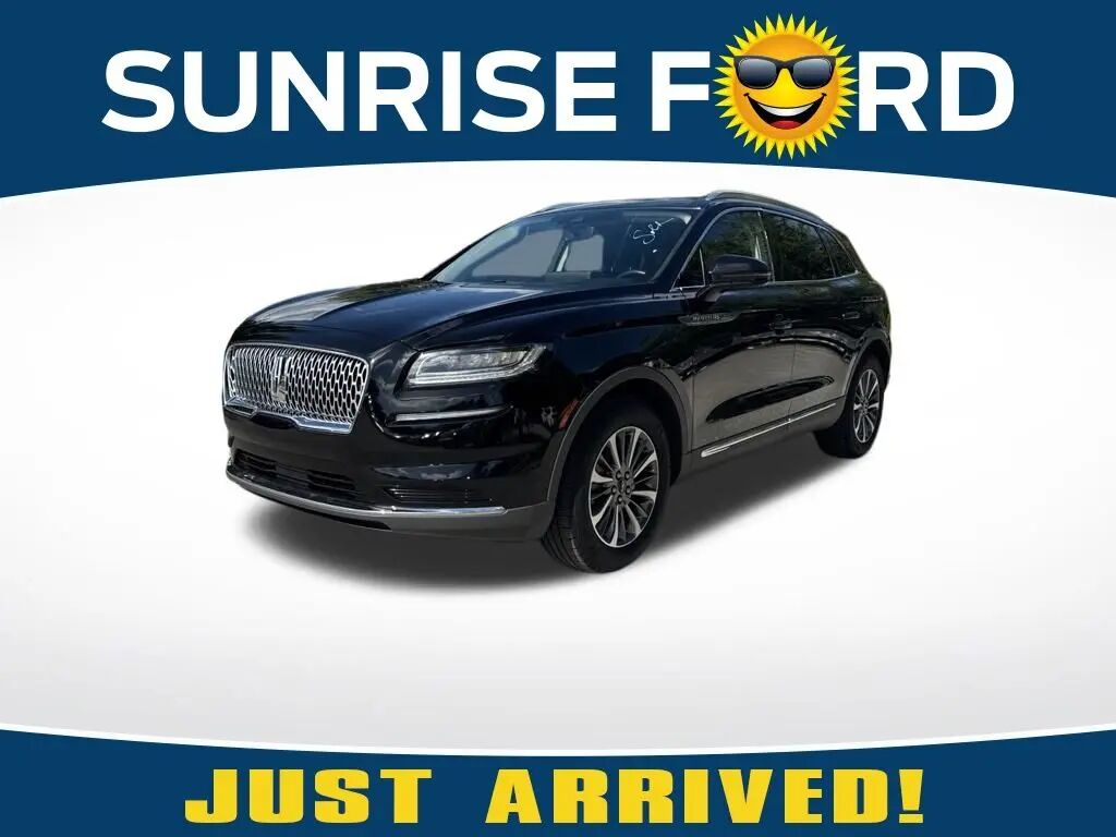 2023 Lincoln Nautilus Standard — photo 1 of 13