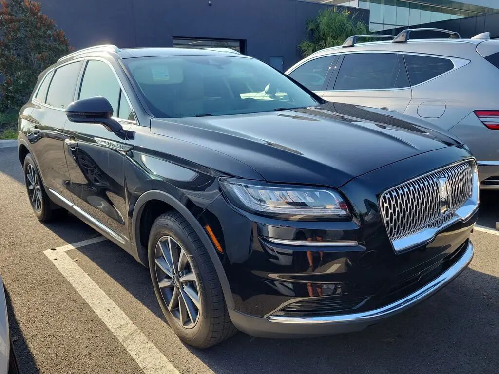 2022 Lincoln Nautilus Standard — photo 1 of 10