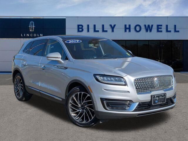 2019 Lincoln Nautilus Reserve — photo 1 of 13
