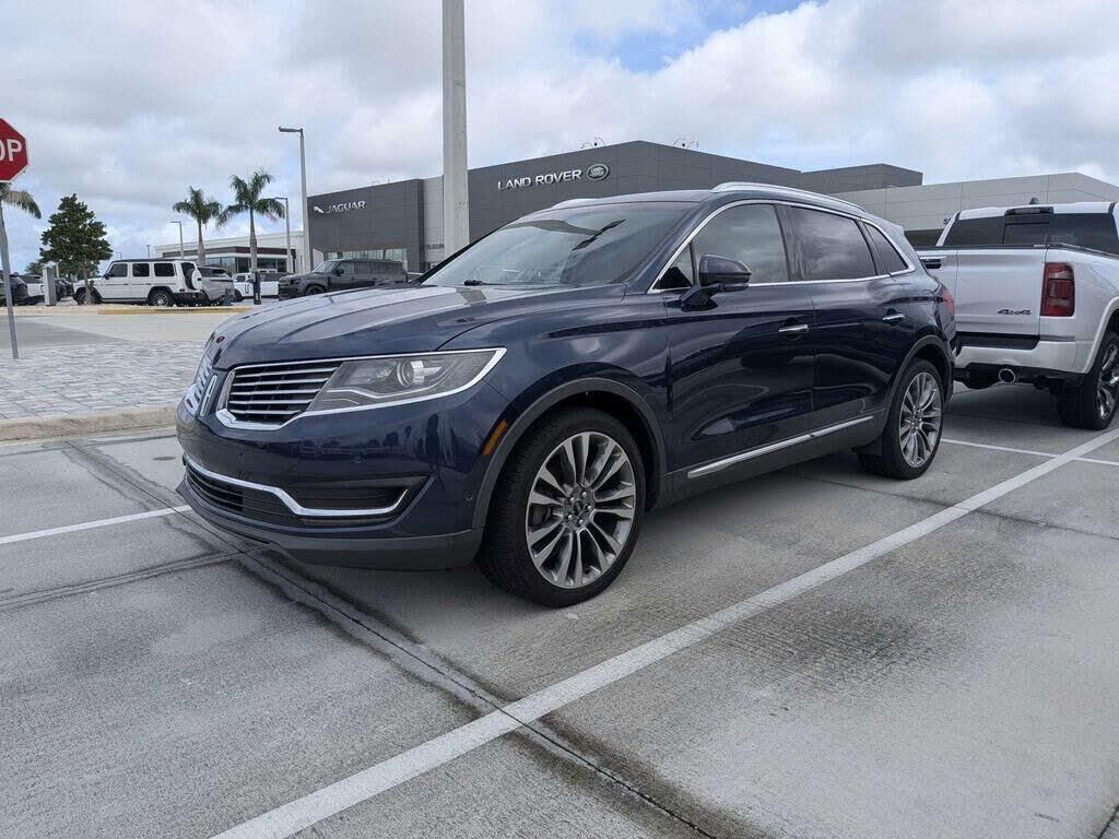 2017 Lincoln MKX Reserve — photo 1 of 1