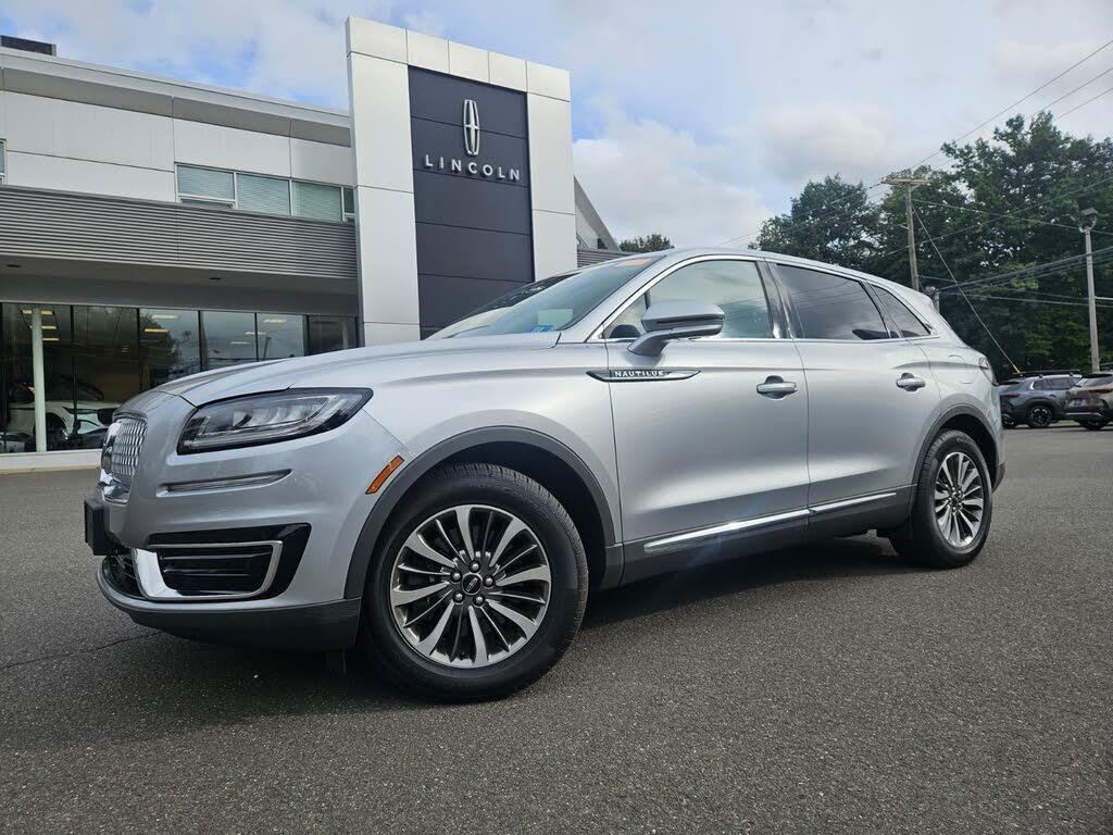 2020 Lincoln Nautilus Standard — photo 1 of 1