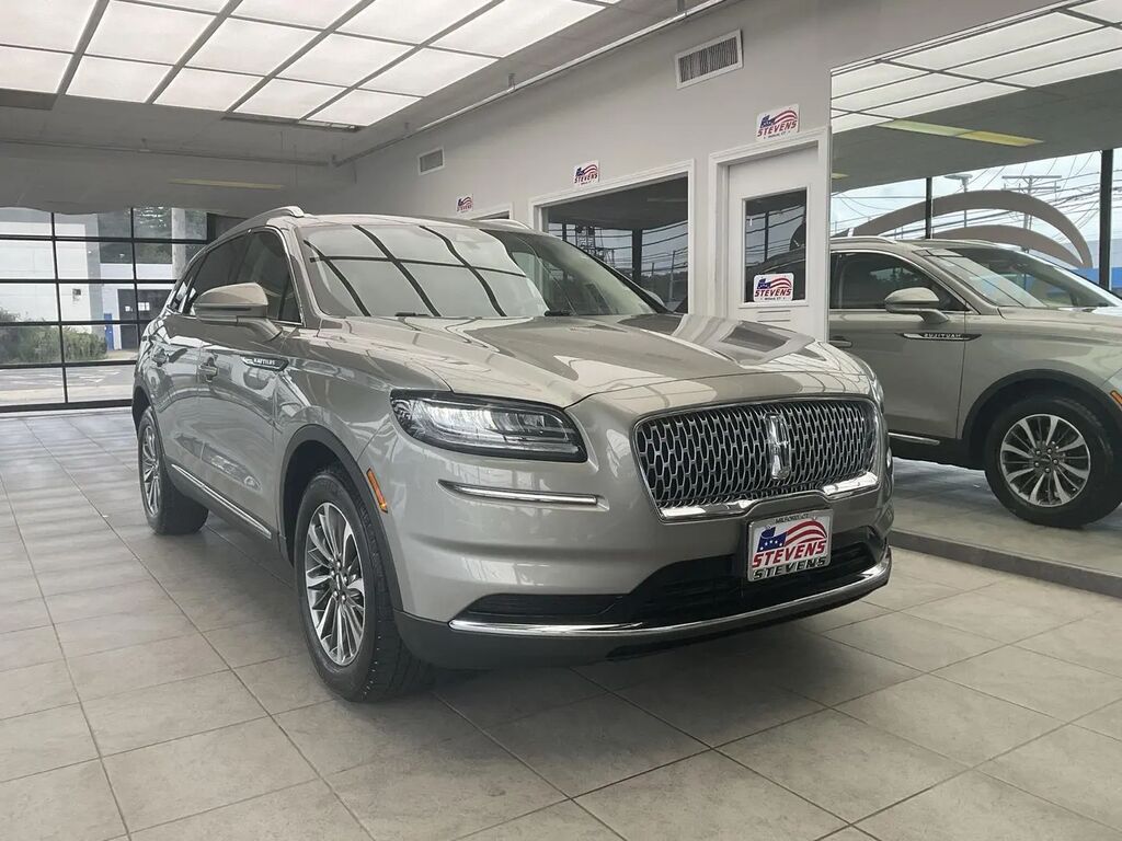 2023 Lincoln Nautilus Standard — photo 1 of 13