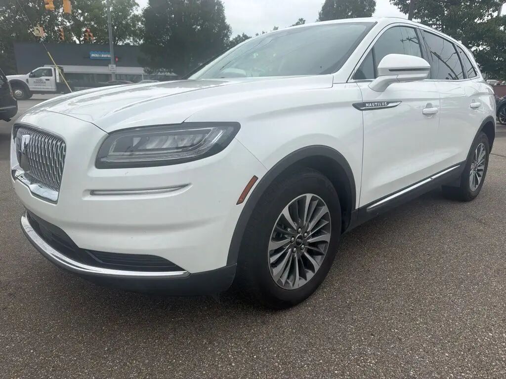 2023 Lincoln Nautilus Standard — photo 1 of 13