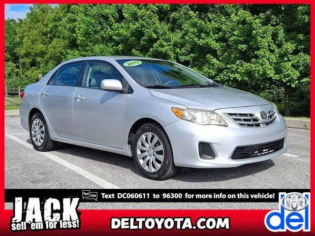 2013 Toyota Corolla LE — photo 1 of 1