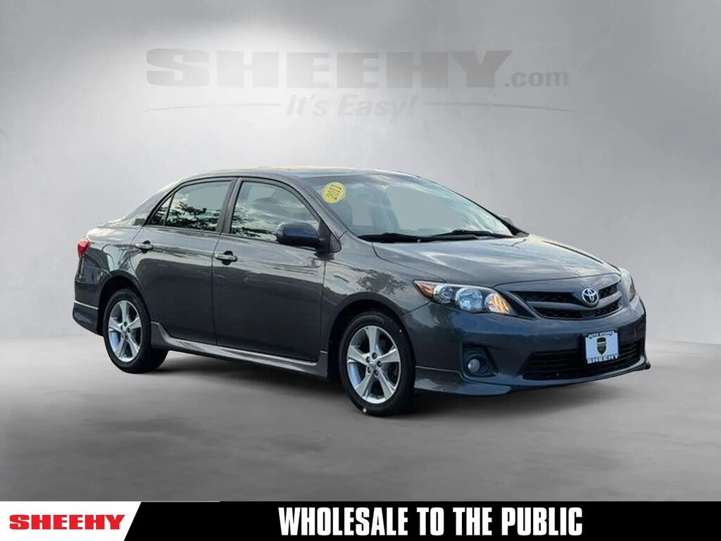 2011 Toyota Corolla S — photo 1 of 13