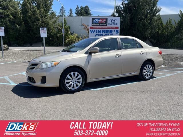 2012 Toyota Corolla LE — photo 1 of 13