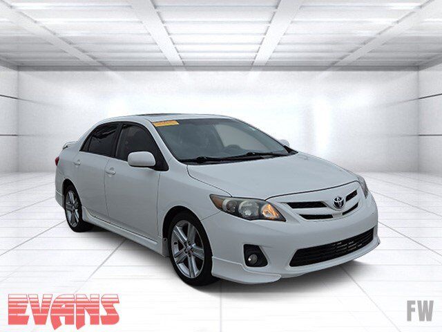 2013 Toyota Corolla S — photo 1 of 13