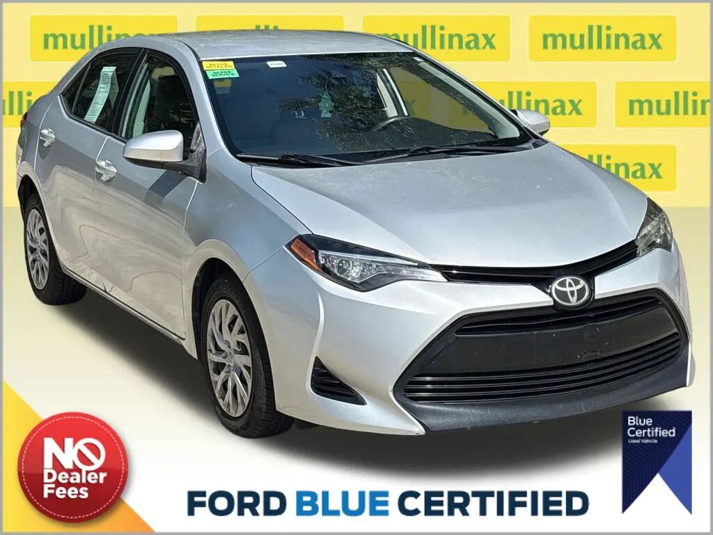 2017 Toyota Corolla LE — photo 1 of 13