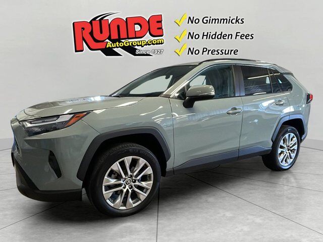 2022 Toyota RAV4 XLE Premium